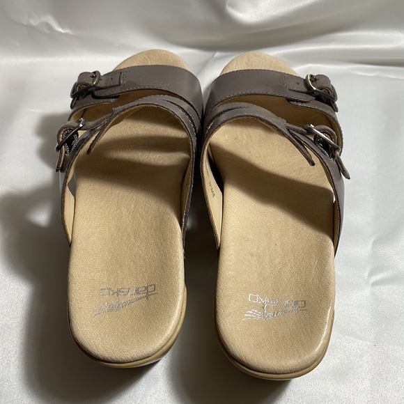 Dansko Size 37 Leather Taupe Adjustable Buckle Strappy Sandals - Picture 7 of 8